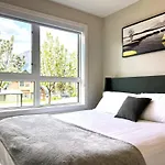 Brand New 2Br Condo With Outdoor Swimming Pool And Hot Tub