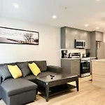 Brand New 2Br Condo With Outdoor Swimming Pool And Hot Tub