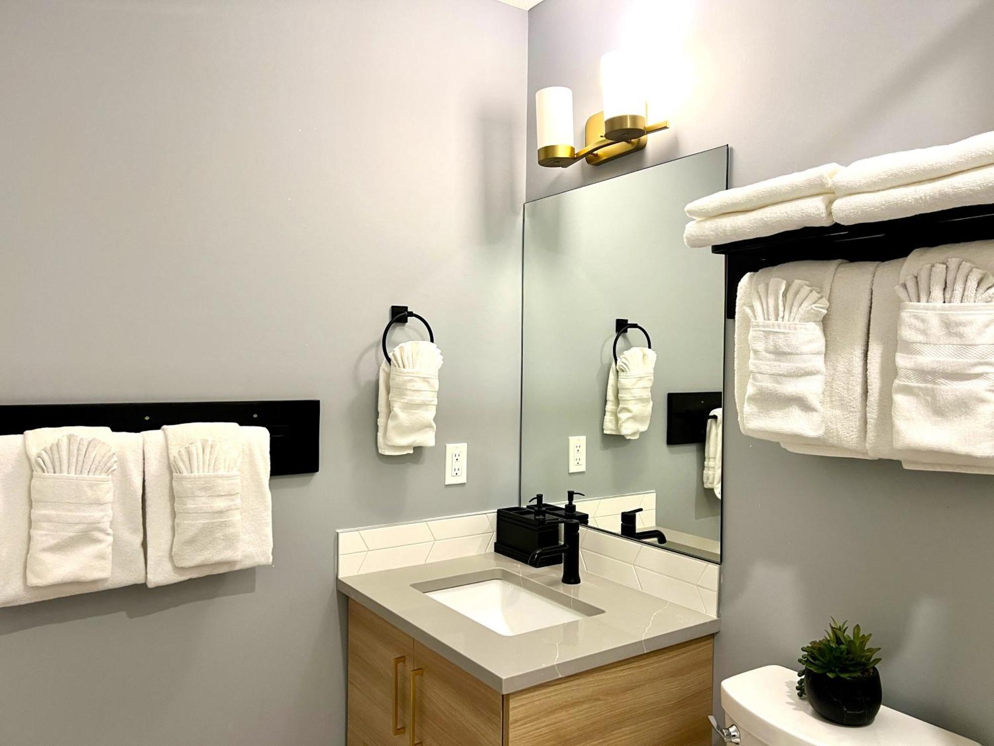 Brand New 2br With Outdoor Swimming Pool And Hot Tub Apartment *