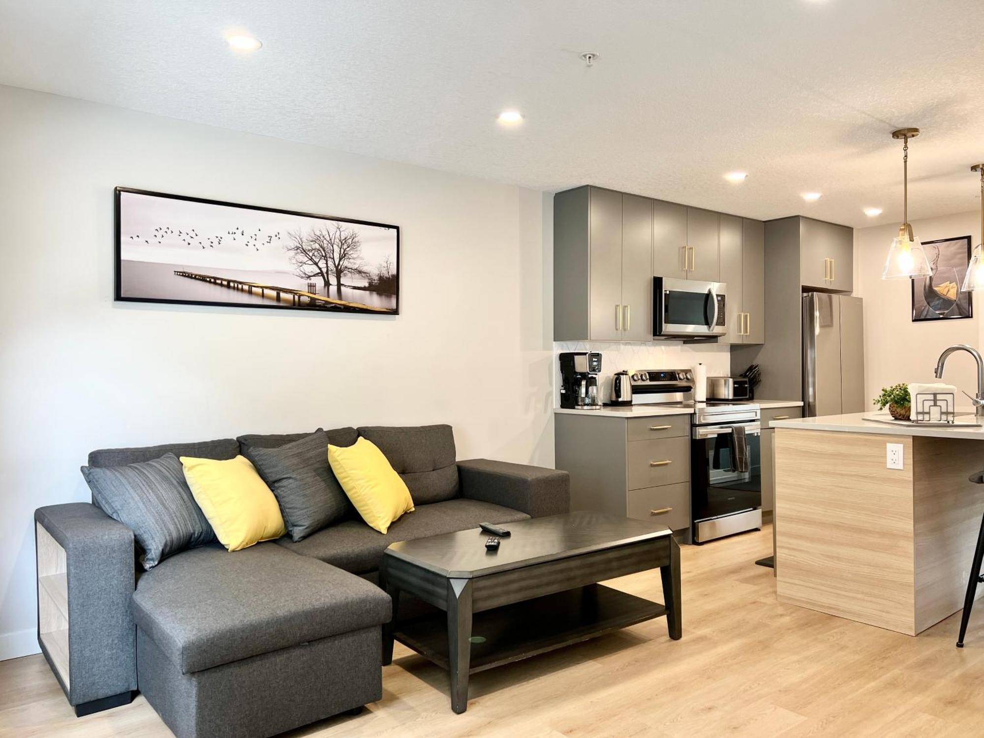 Brand New 2br With Outdoor Swimming Pool And Hot Tub * Canmore